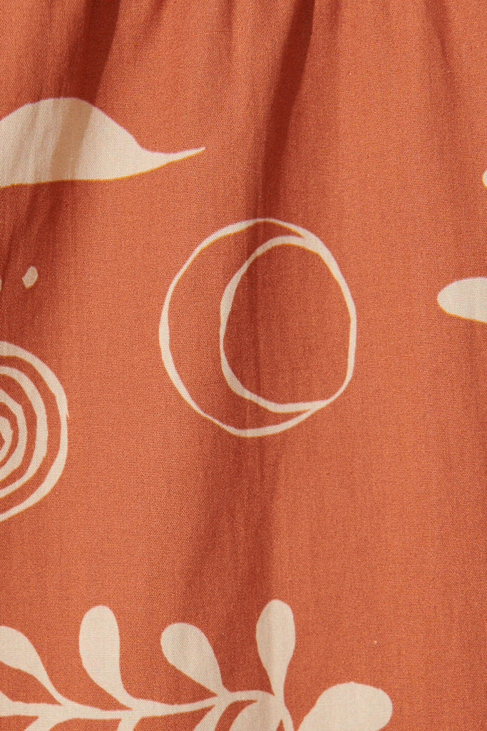Hadid Dress In Tan With Cream Print Cotton - fabric
