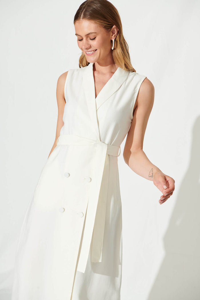 Delia Shirt Dress In White - front