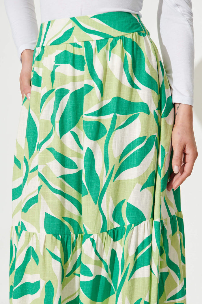 Priscilla Skirt In White And Green Leaf Print - detail