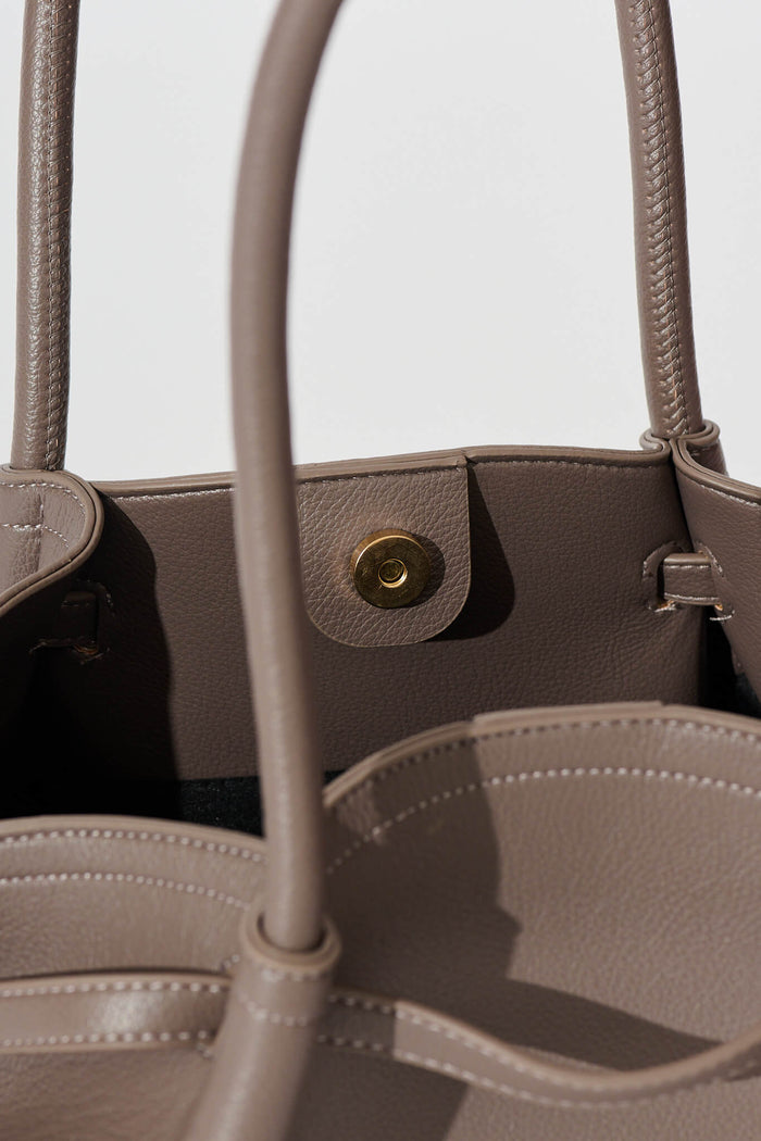 Yuna Tote Bag in Taupe Pebble Faux Leather detail