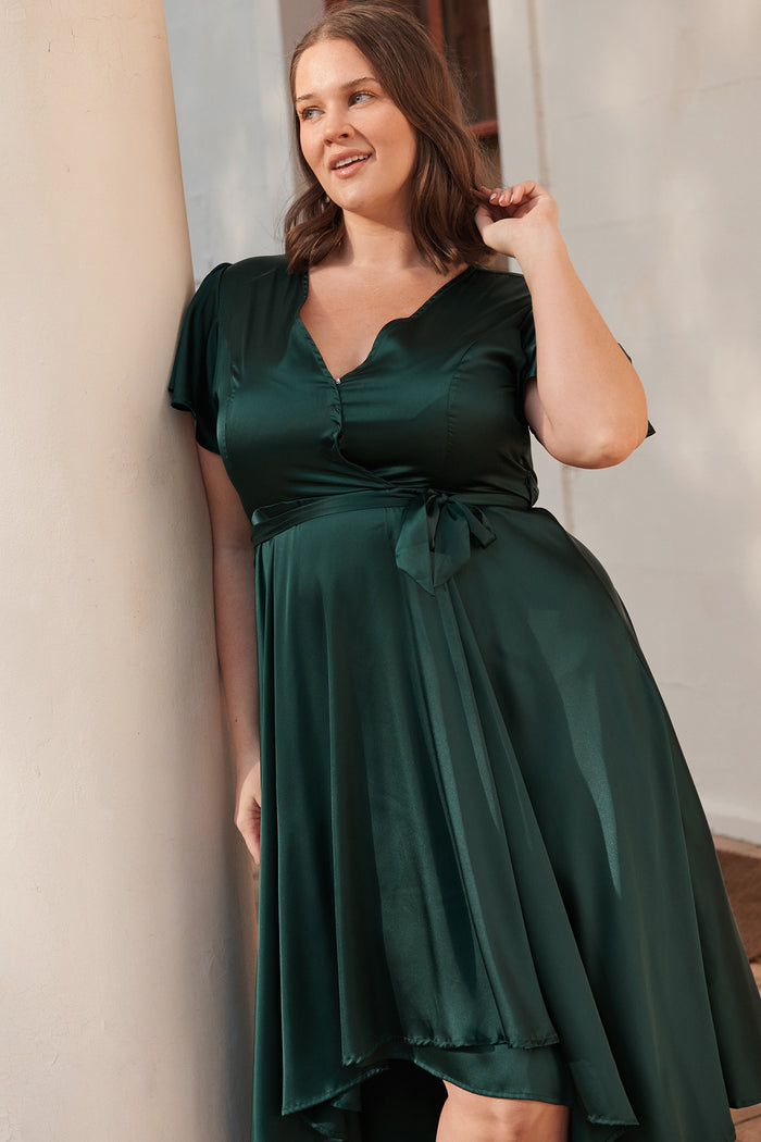 Loulou Maxi Dress In Emerald Satin campaign front