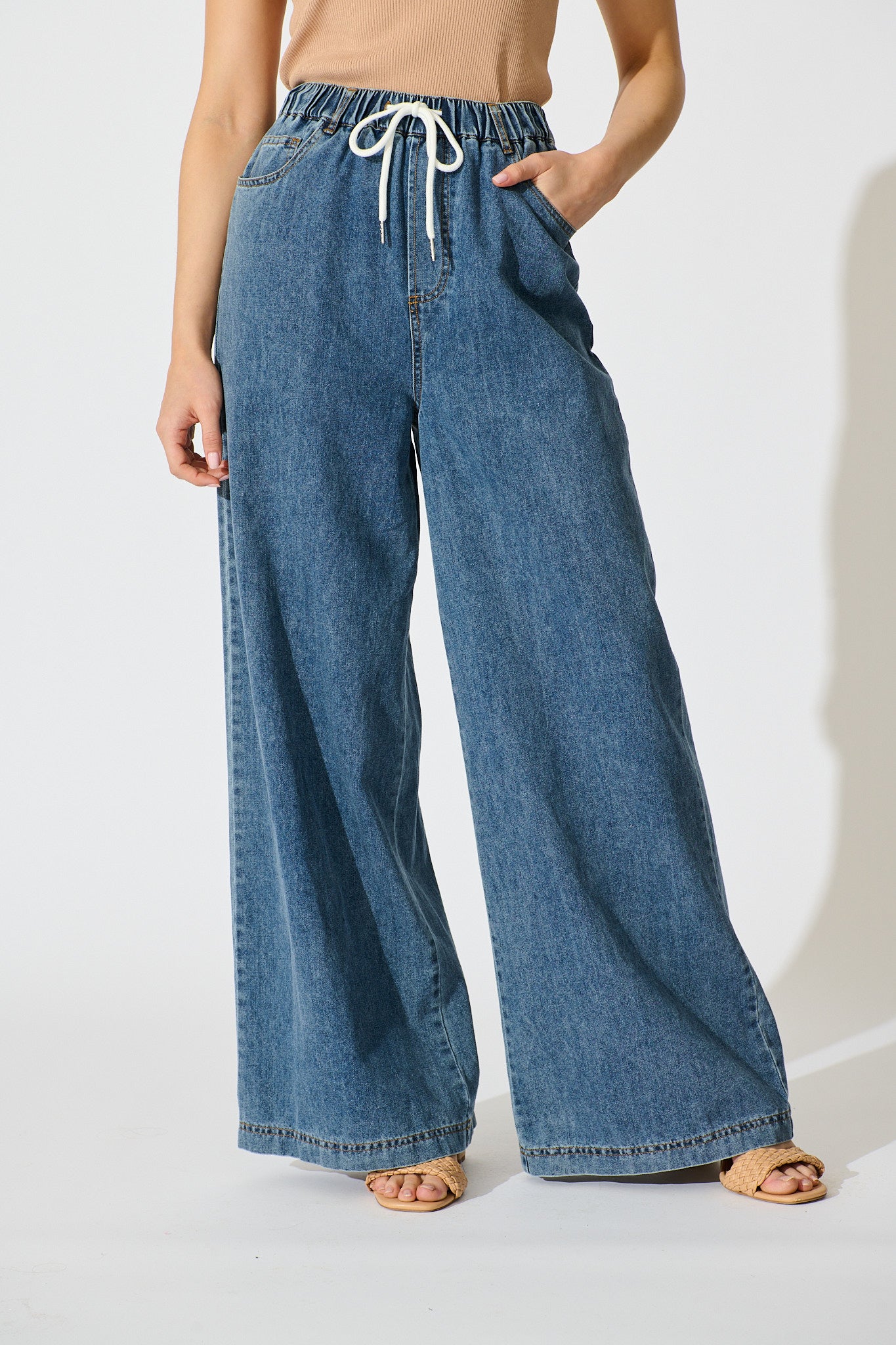 Leocadia High Rise Jean in Light Blue Denim front