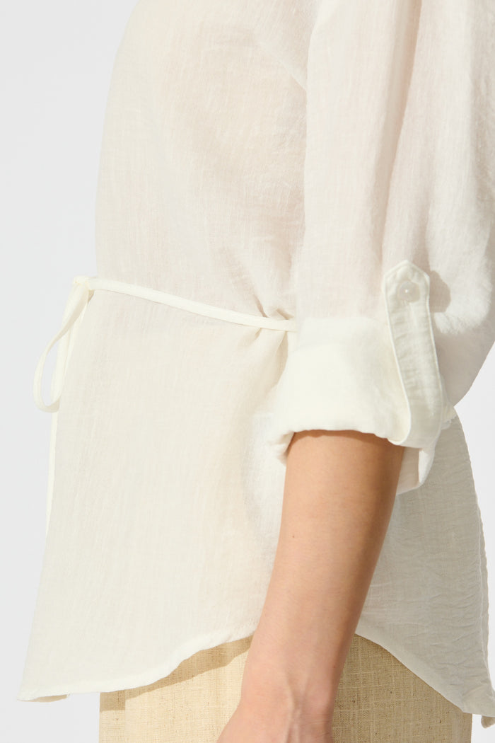 Lysandra Shirt in White Linen Blend detail