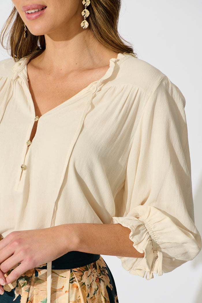 Bonnie Top in Ivory Linen Blend detail