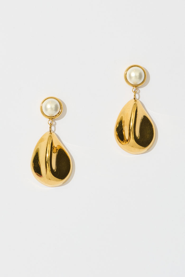 Estelle Stud Earrings in 18k Gold Teardrop with Pearl flatlay