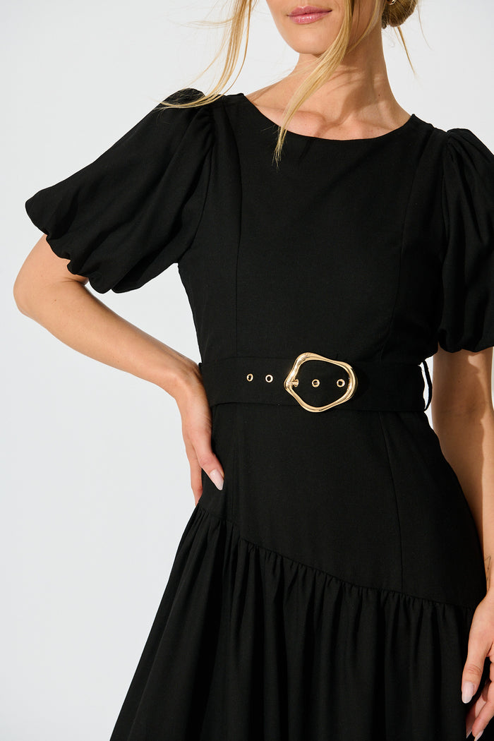 Isleen Maxi Dress in Black Linen Blend detail