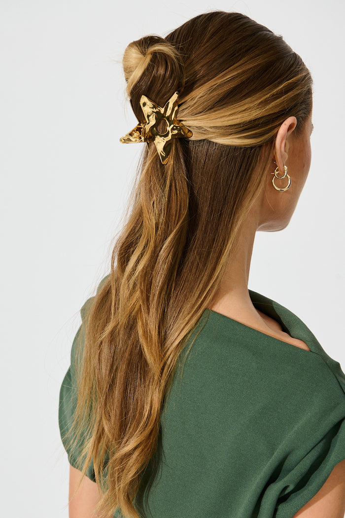 Star Hair Claw in Textured Gold on model back