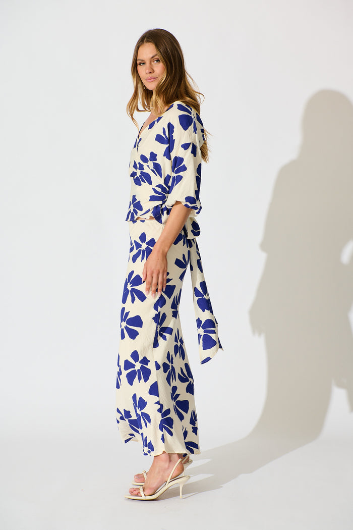 Rhylee Wrap Top in White with Blue Flower Print side set