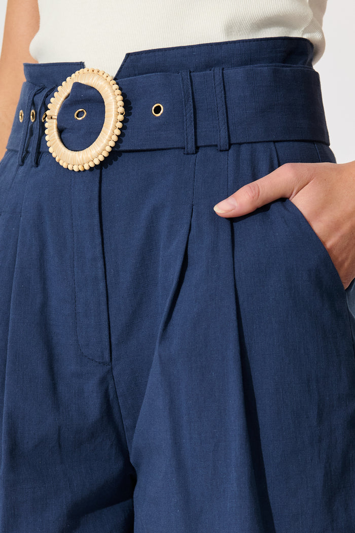 Sorrento Short in Navy Cotton detail