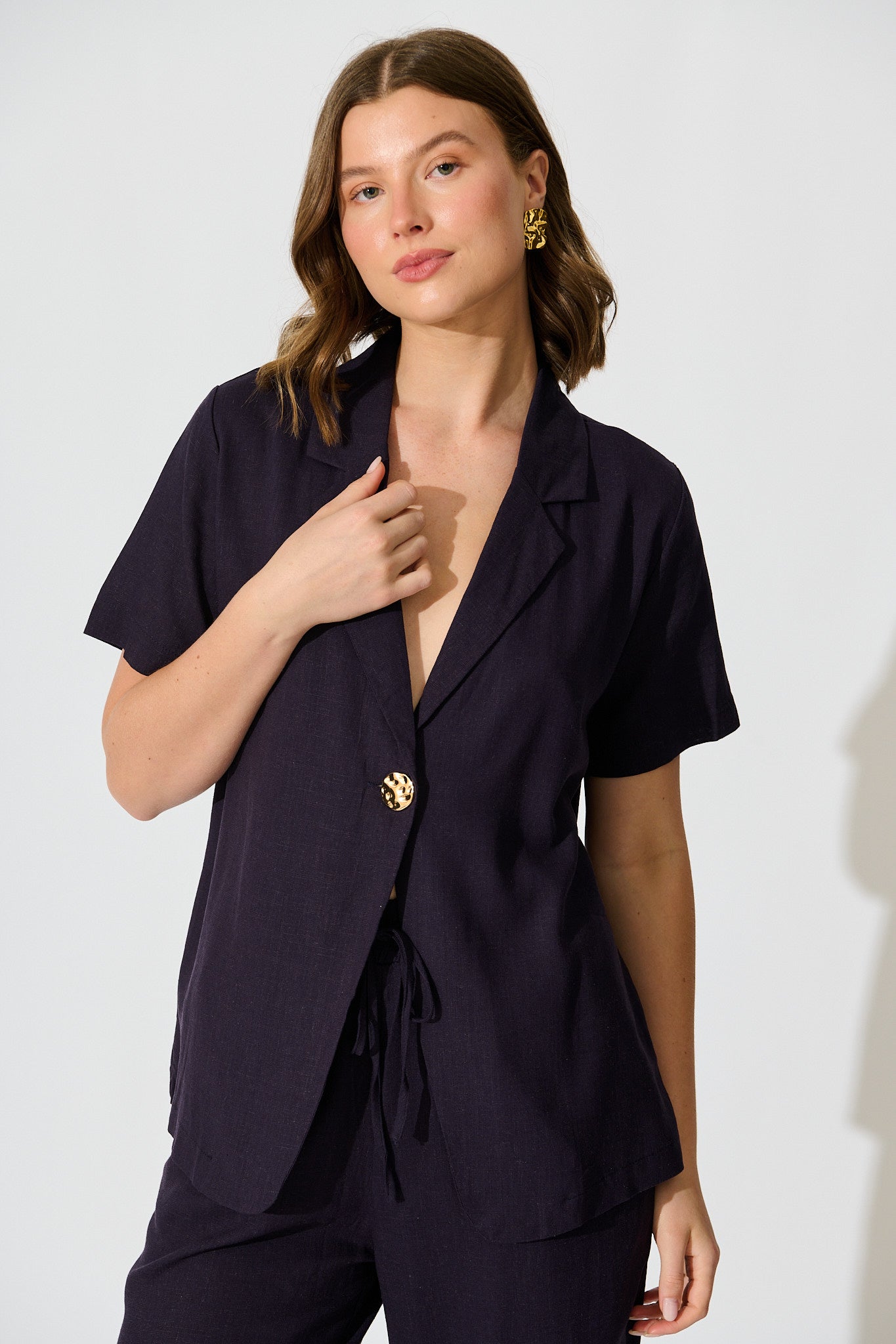 Soft Structure Top In Navy Cotton Linen front