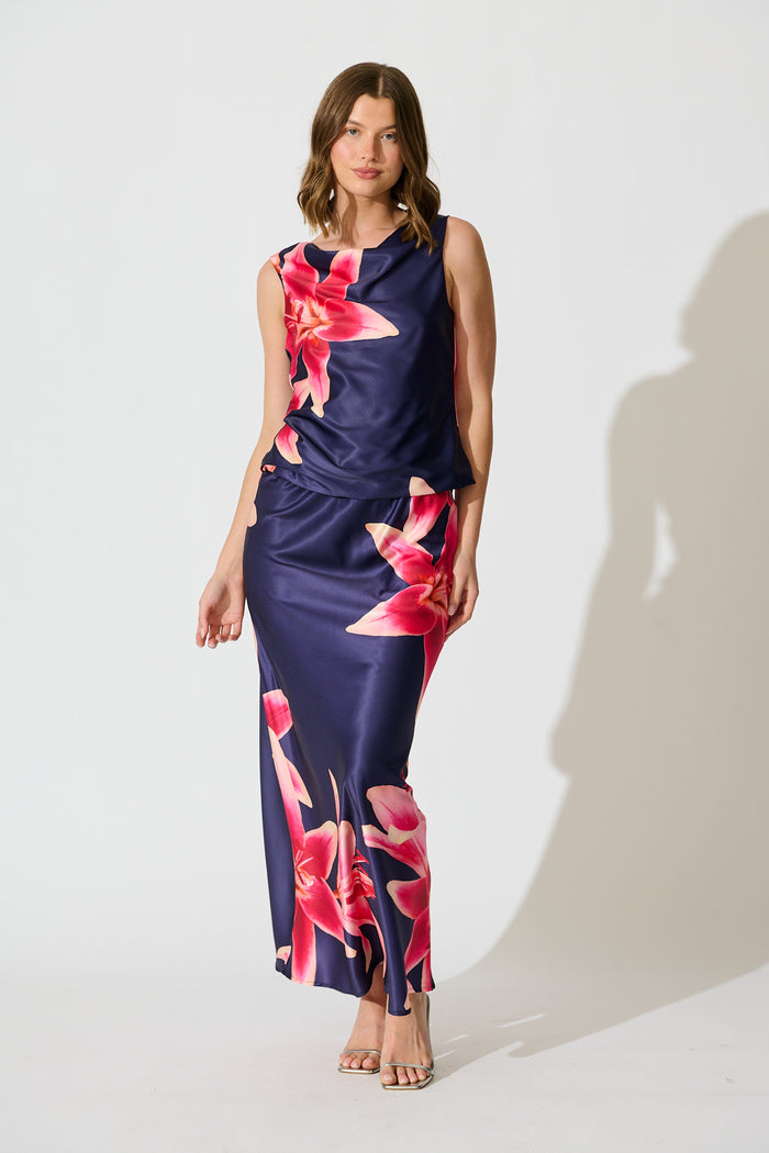 Tropic Skies Top in Navy Floral Satin full length