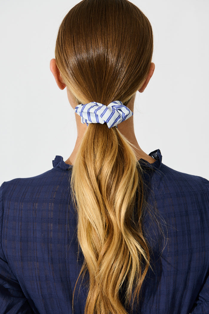 Laurel 3 Pack Scrunchie In Multi Blue Stripe on model back
