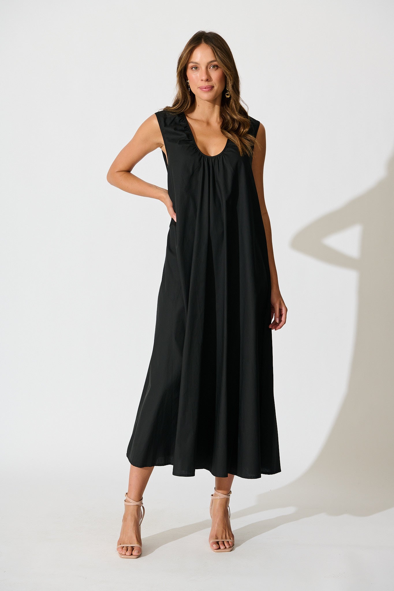 Elusia Oversized Maxi Dress in Black Cotton full length