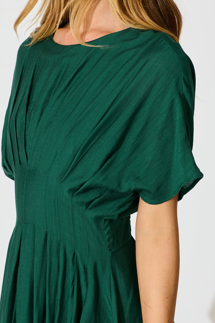 Elegance Echo Maxi Dress in Emerald detail