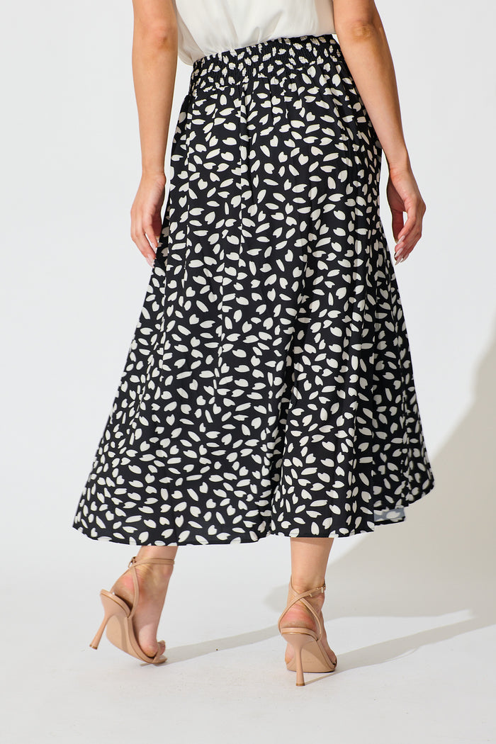 Brandsy Maxi Skirt in Black with White Leaf back