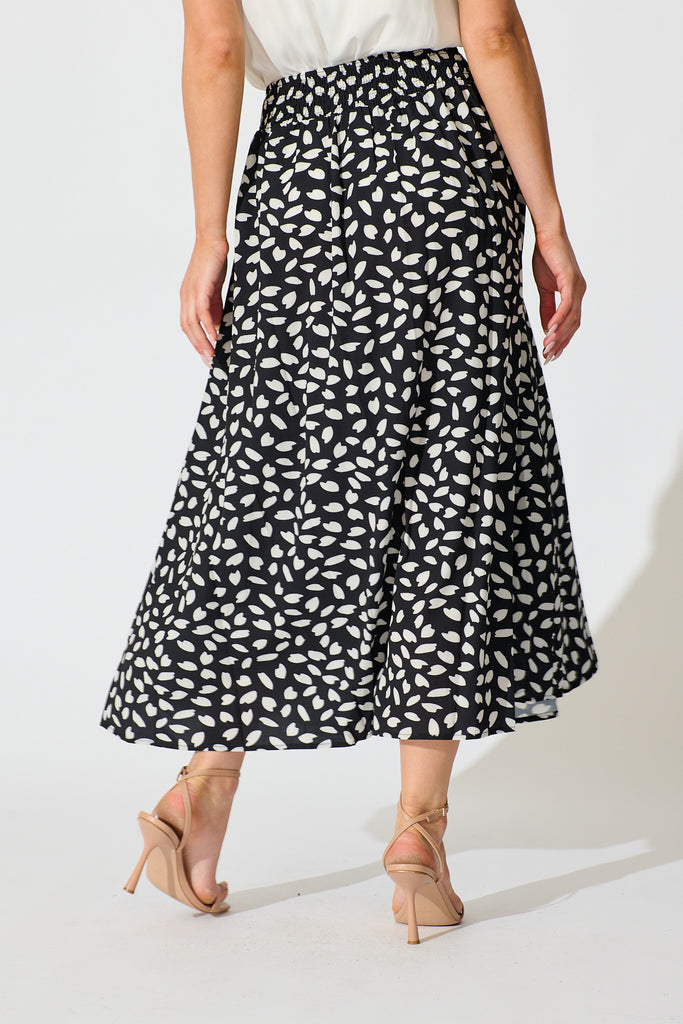 Brandsy Maxi Skirt in Black with White Leaf back