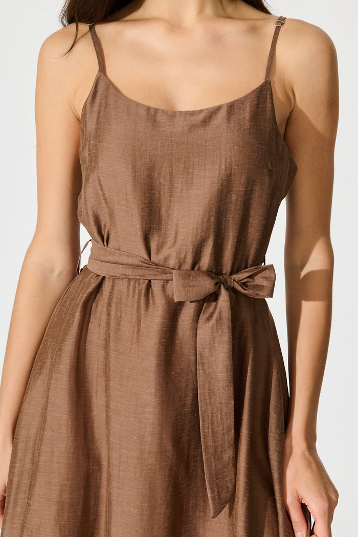 Silla Midi Dress in Brown Linen Blend detail