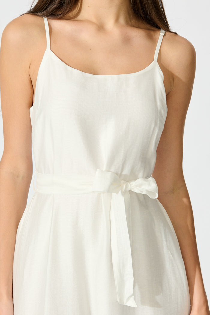 Silla Midi Dress in White Linen Blend detail