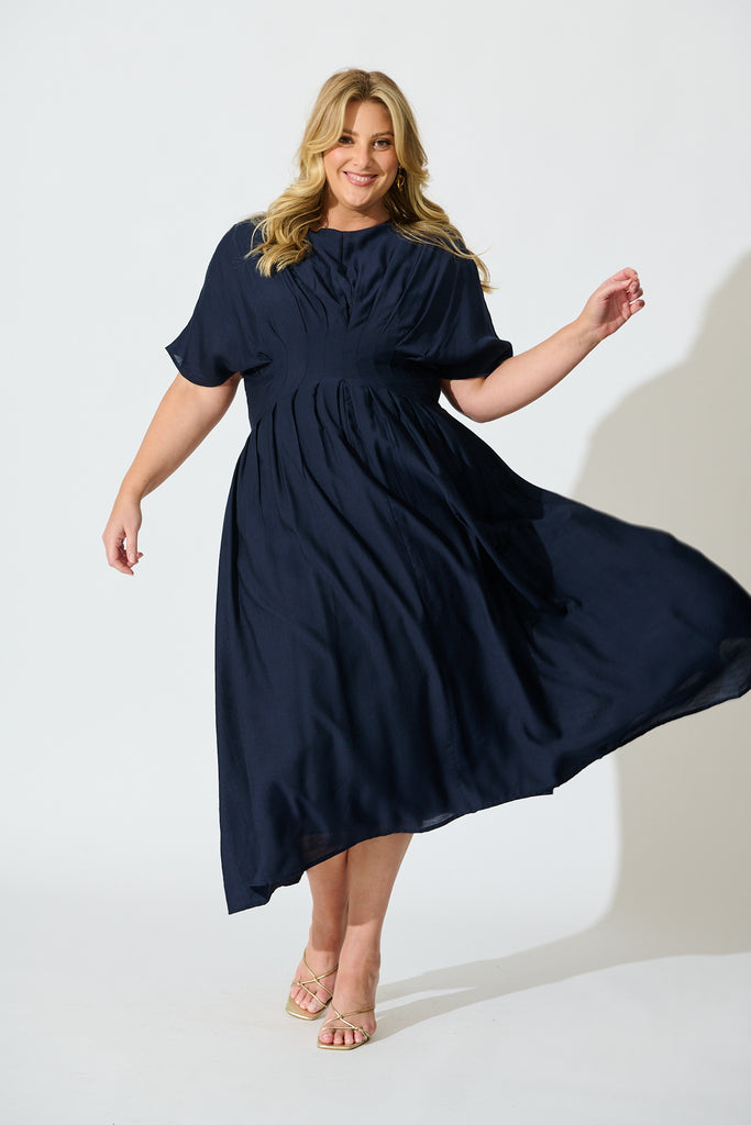 Elegance Echo Maxi Dress in Navy curve