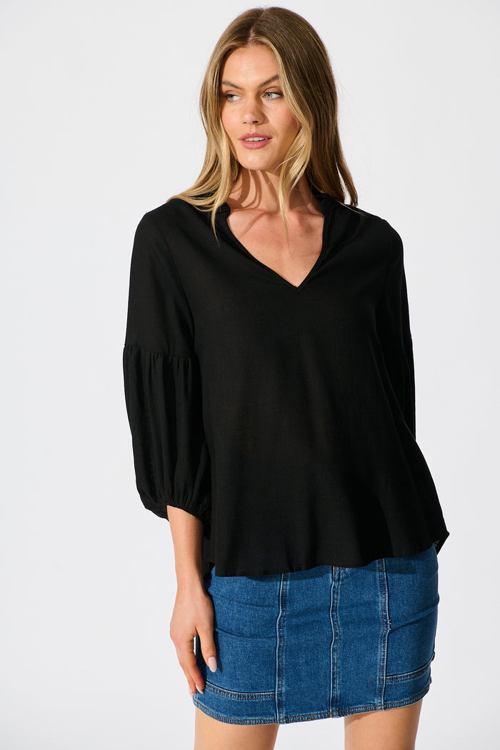 Jasper Top In Black Linen Blend