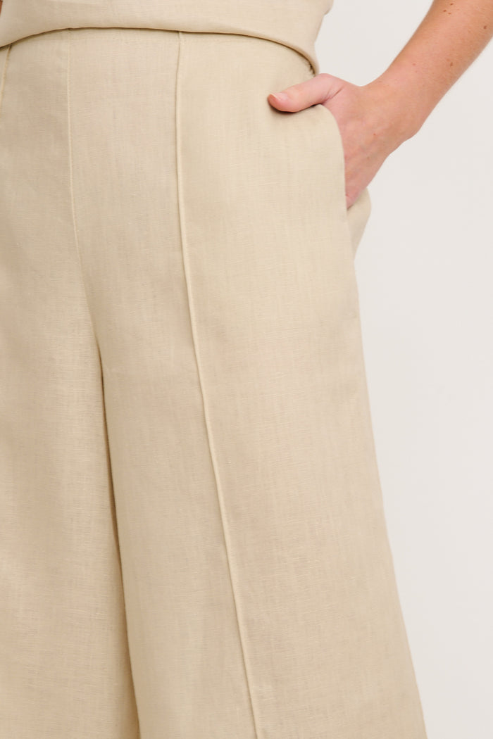 Halara Pant in Stone Linen detail