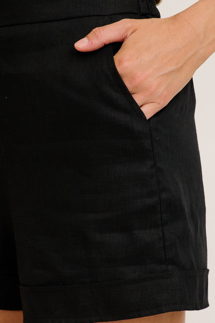 Breezy Cove Short in Black Linen detail