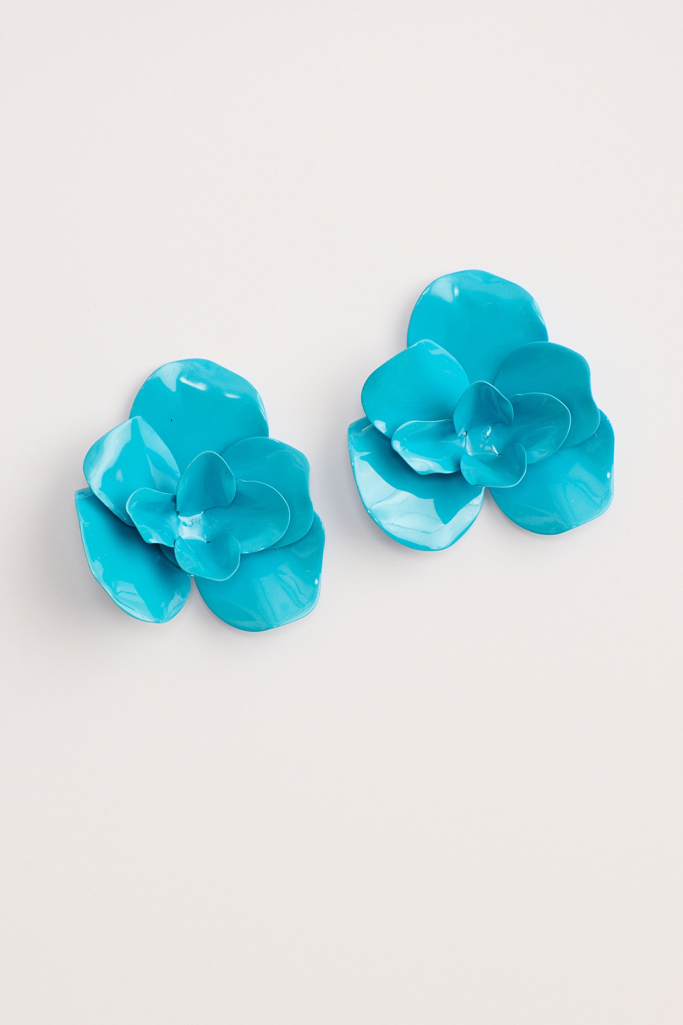 Ivy Floral Stud Earrings in Blue Resin flatlay