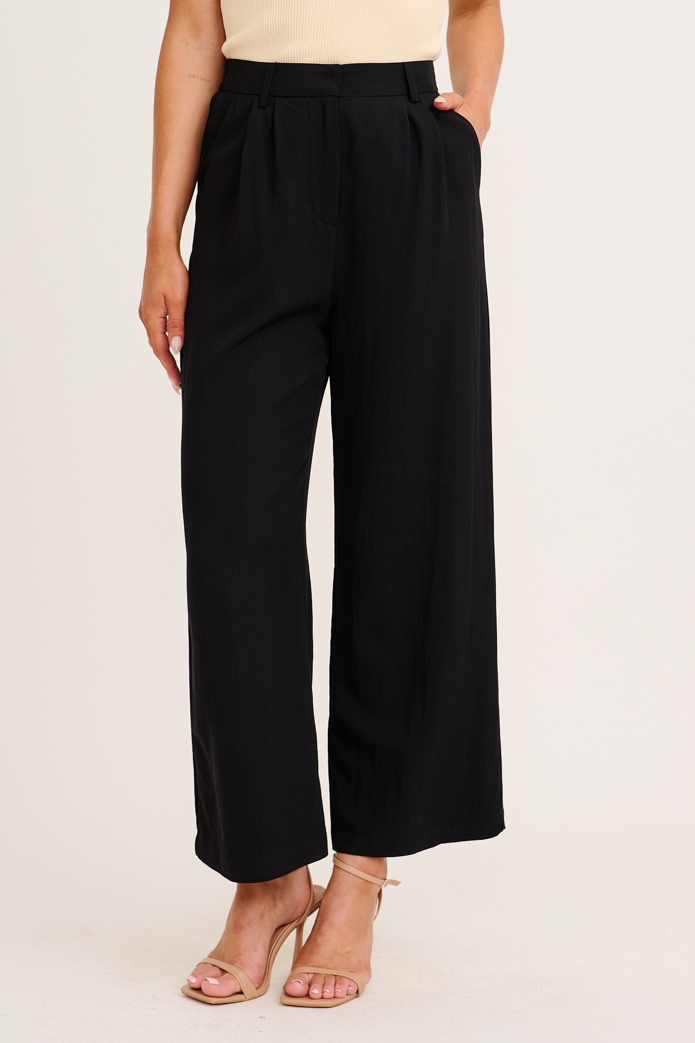 Elevate Pant in Black front