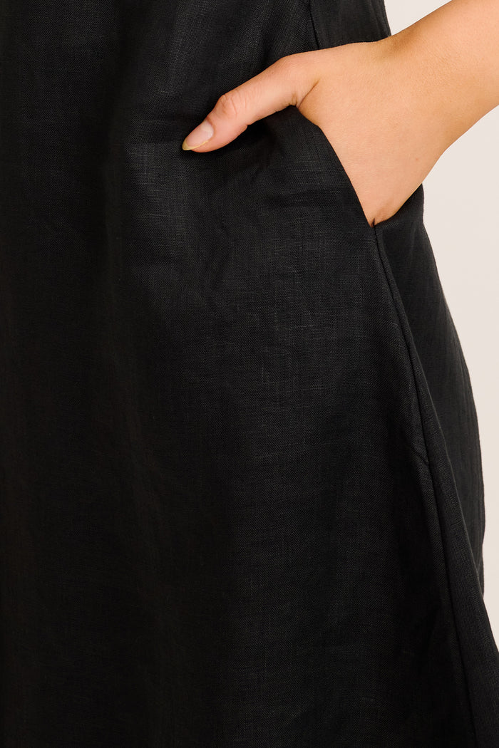 Summer Whisper Dress in Black Linen detail