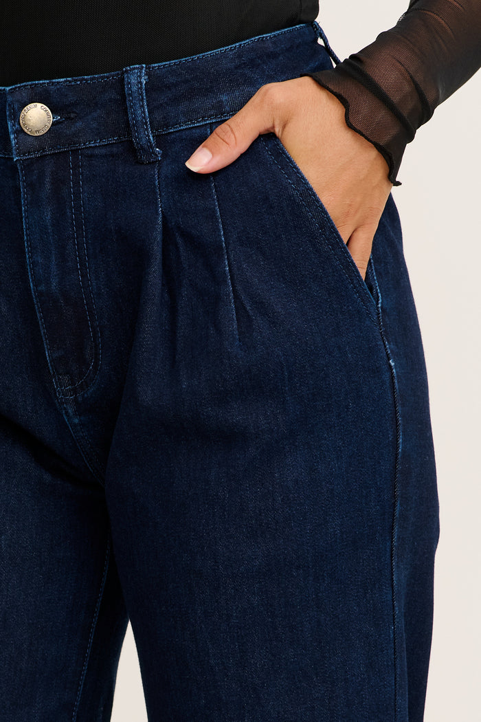 Perry High Rise Straight Leg Jean In Indigo Denim detail
