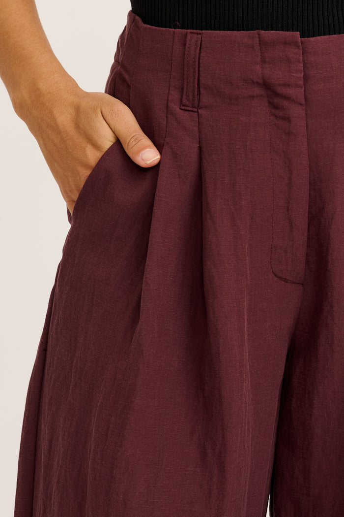 Acia Balloon Pant in Chocolate detail
