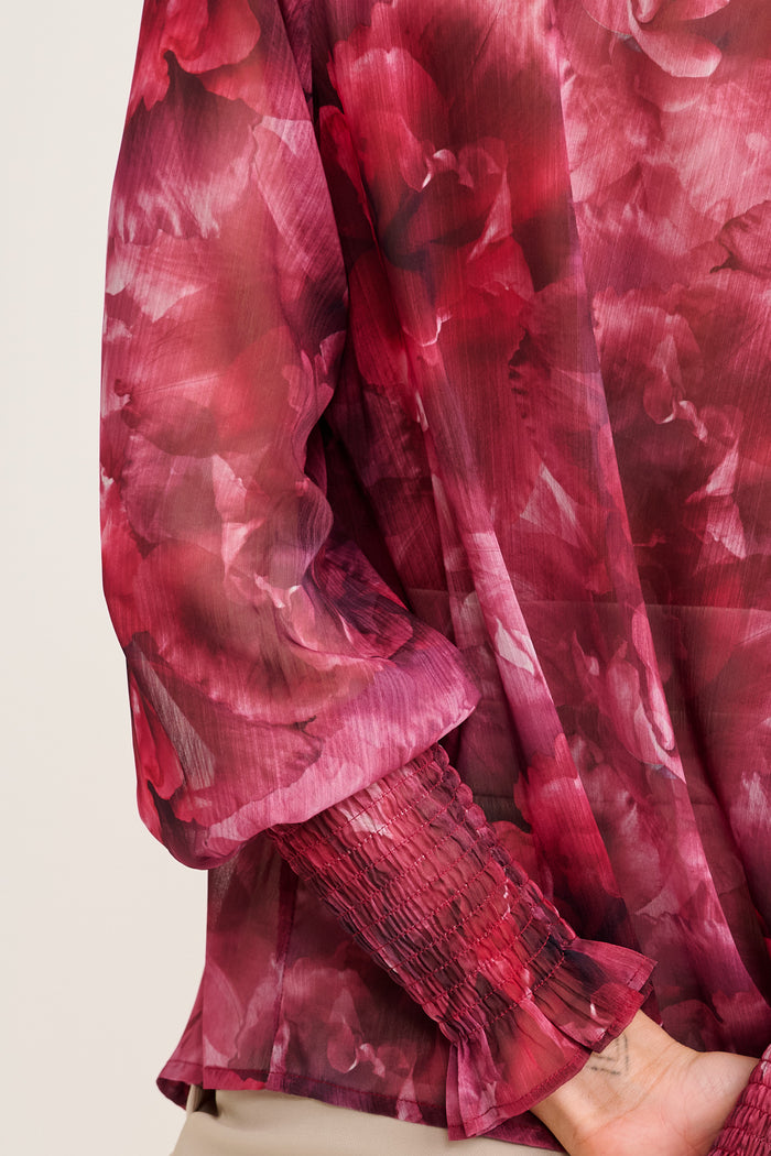 Sweet Sunkiss Shirt in Pink Floral Chiffon detail