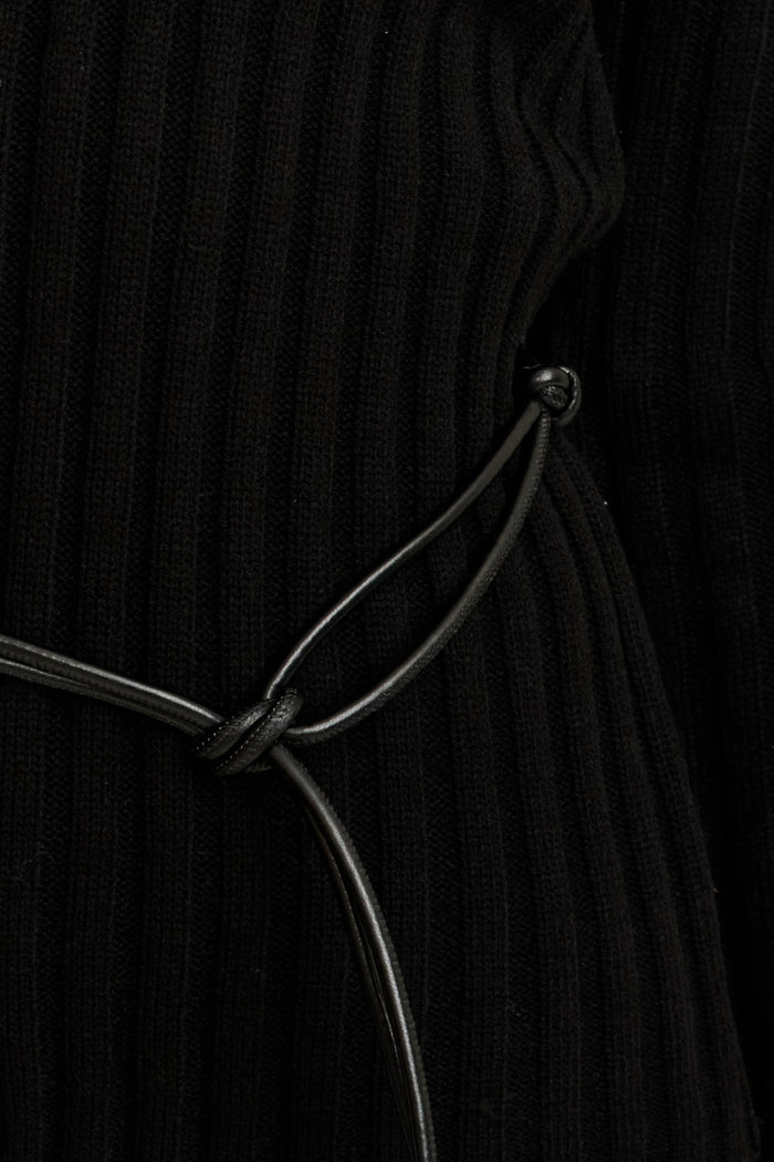 Sculpted Knit in Black detail