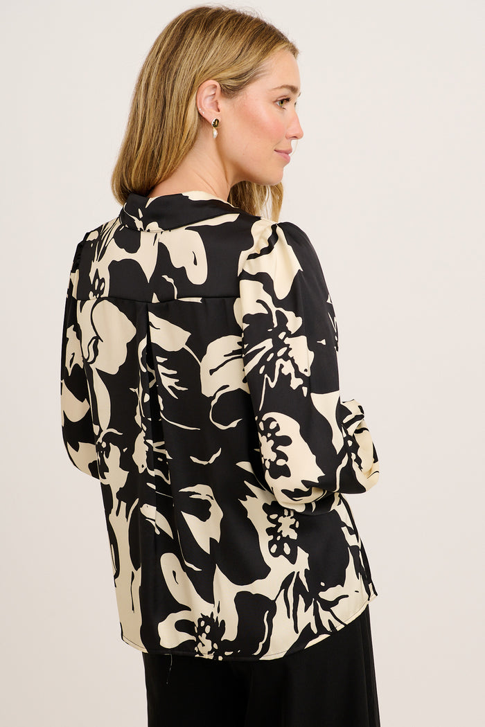 Errands Shirt in Black with Cream Print back