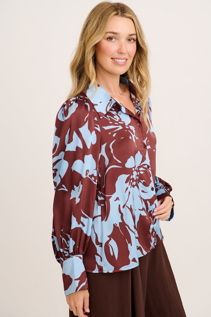 Errands Shirt in Chocolate with Blue Print side