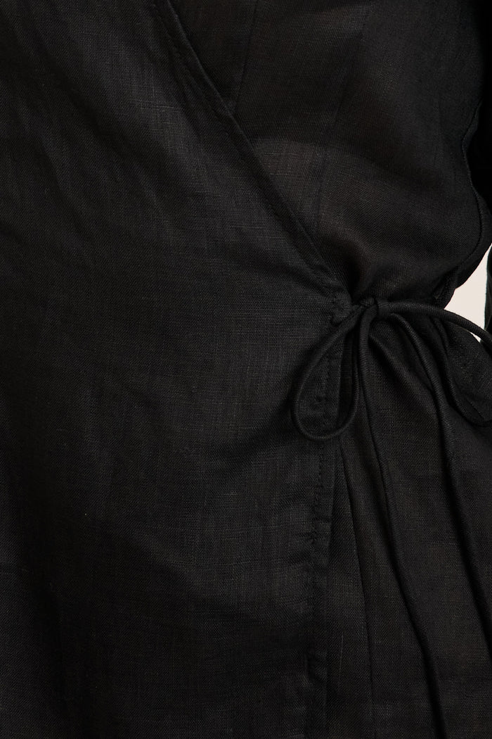 Sea Breeze Wrap Top in Black Linen detail