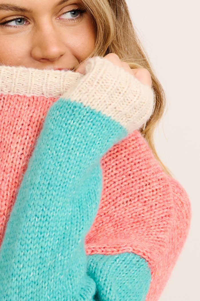 Winter Blush Knit in Pink with Blue Colourblock Wool Blend detail