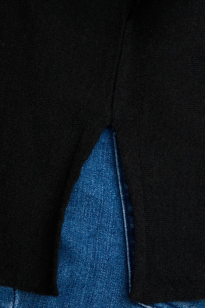 Freja Knit in Black detail