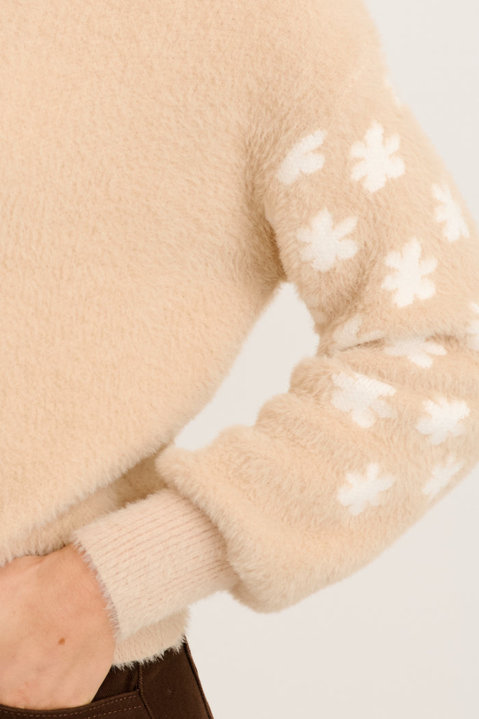 Diya Knit in Beige detail