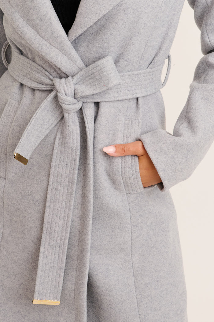Garcelle Coat in Light Grey detail