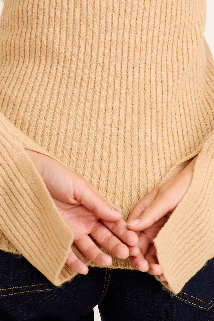 Antonia Knit in Light Brown detail