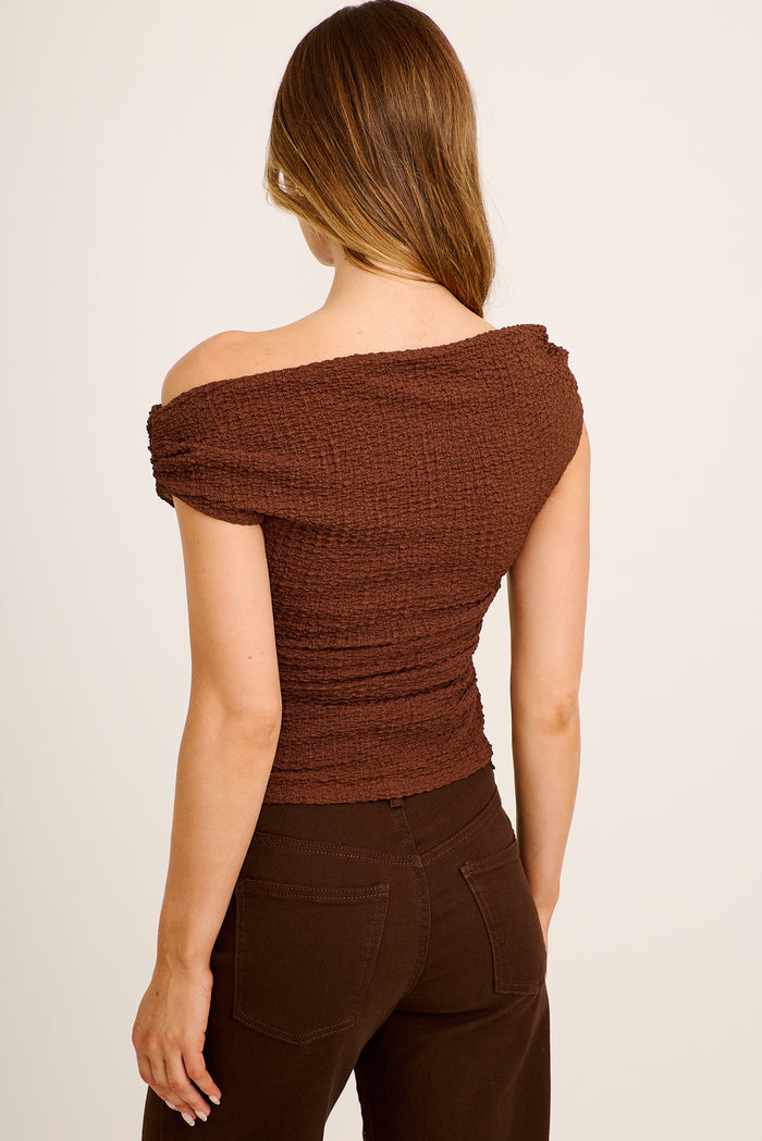 Laufey Off Shoulder Top In Chocolate back