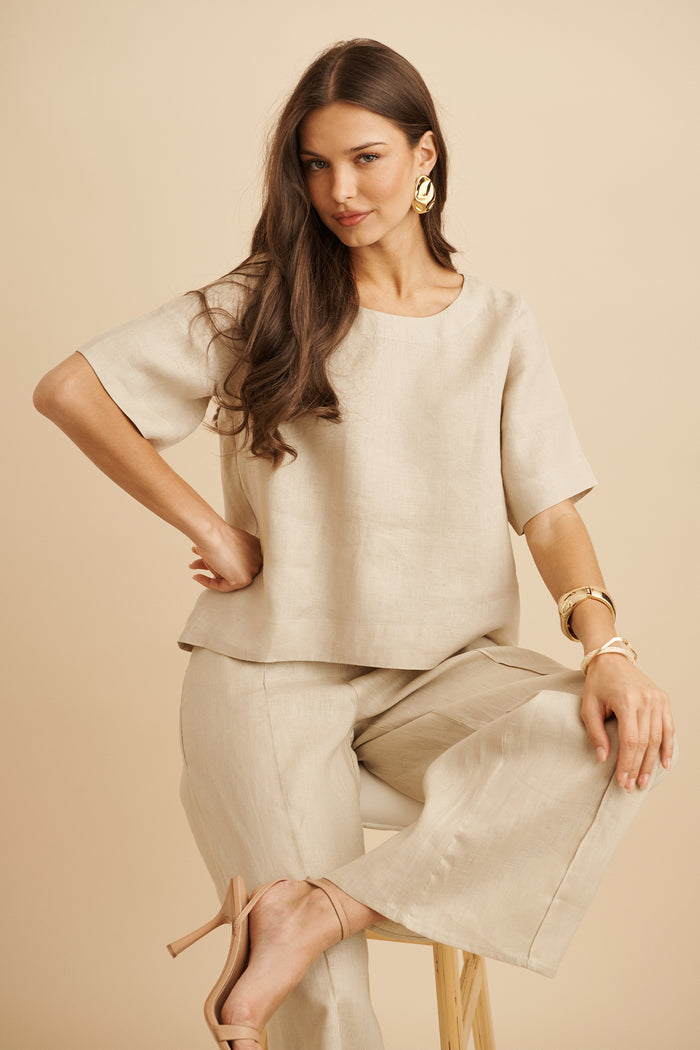 Island Soul Top in Stone Linen focus shoot detail