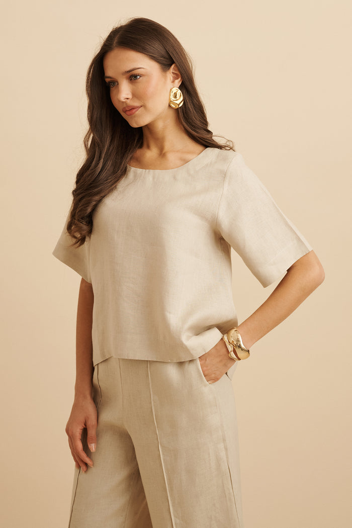 Island Soul Top in Stone Linen focus shoot front