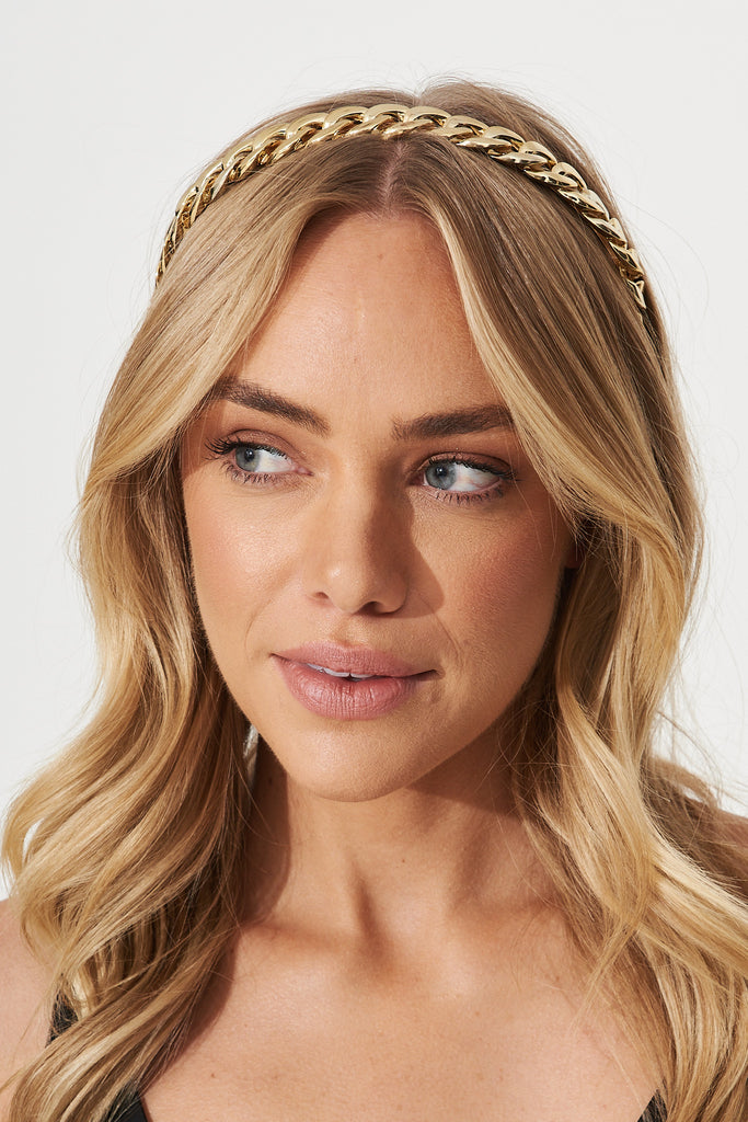 August + Delilah Shelley Headband In Gold - front