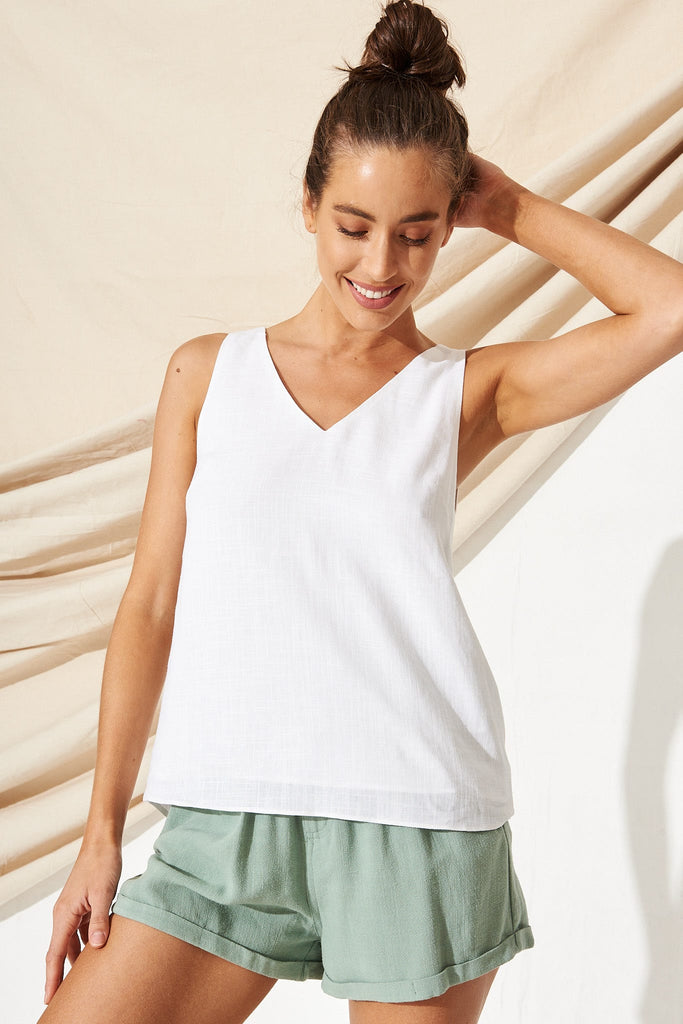 Indy Top In White Linen Blend