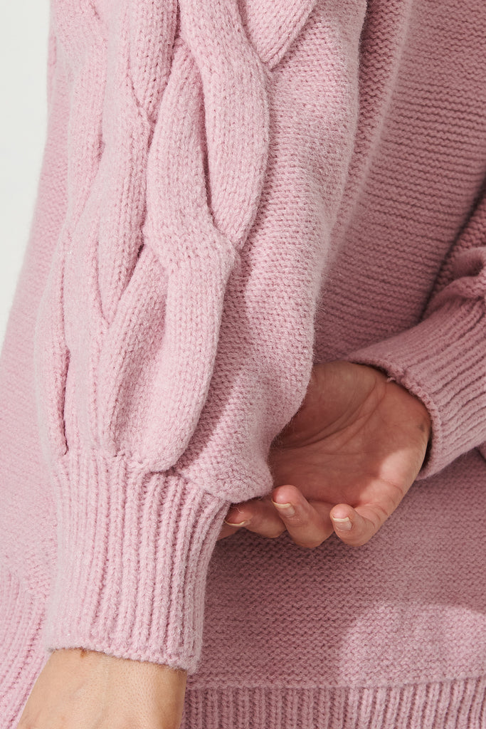 Sidney Cable Knit In Pink - Detail