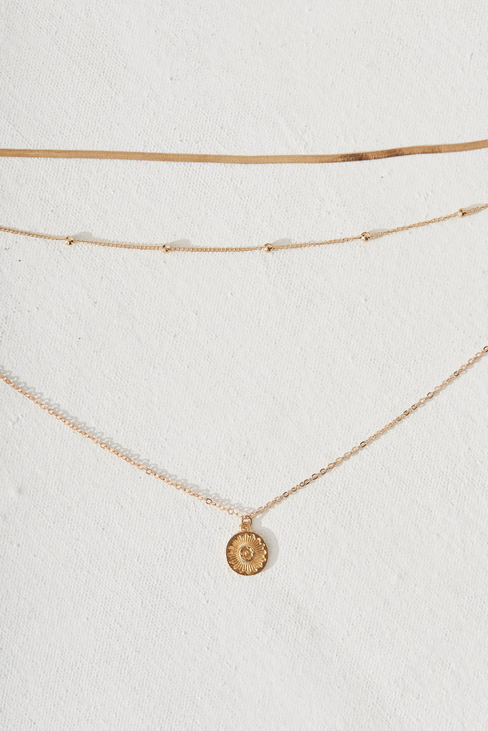 August + Delilah Nisca Layered Necklace in Gold - Detail