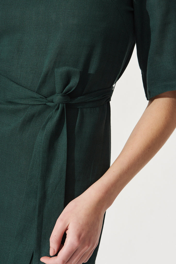 Shanyn Midi Dress In Emerald Green Linen Blend - Detail