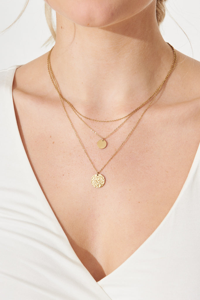 August + Delilah Raindrops Layered Necklace in Gold - Detail